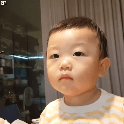 [이시안] 오늘자 윙크하는 대박이.jpgif | 인스티즈
