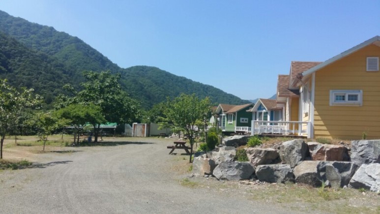 철이민박 이미지