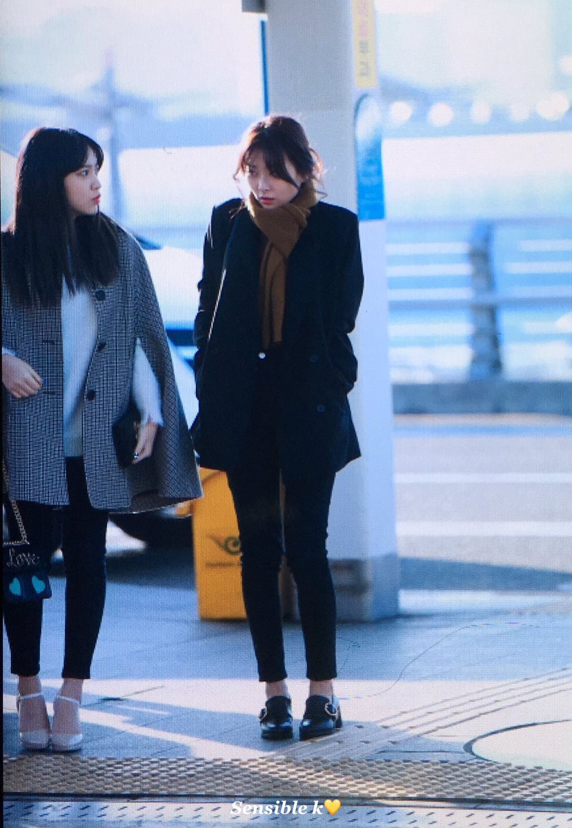 오늘자 일본 출국하는 레드벨벳 완전체 | 인스티즈