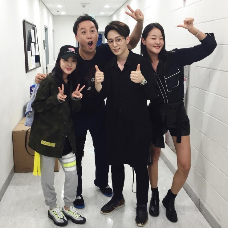 남자들이 탐낼만한 아이템 많은 산다라박 사복 패션.jpg | 인스티즈