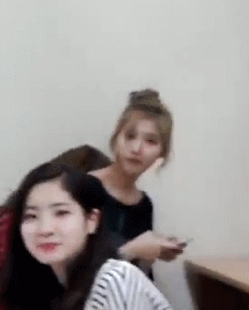 [트와이스] 지효가 잘때 끌어안고 자는 인형 | 인스티즈