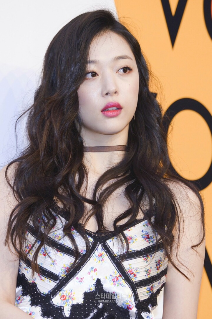 오늘자 설리ㄷㄷㄷ | 인스티즈