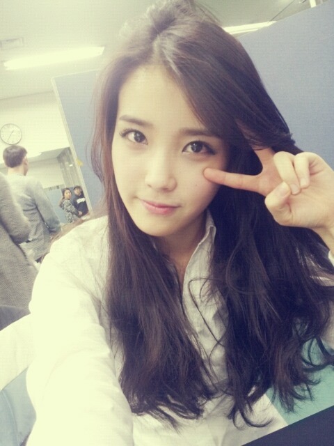 아이유 단발&똥머리 vs 긴생머리 | 인스티즈