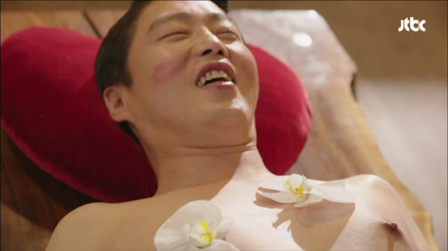 꽃과 한 몸이 되는 김희원.jpg (젖꼭지주의) | 인스티즈