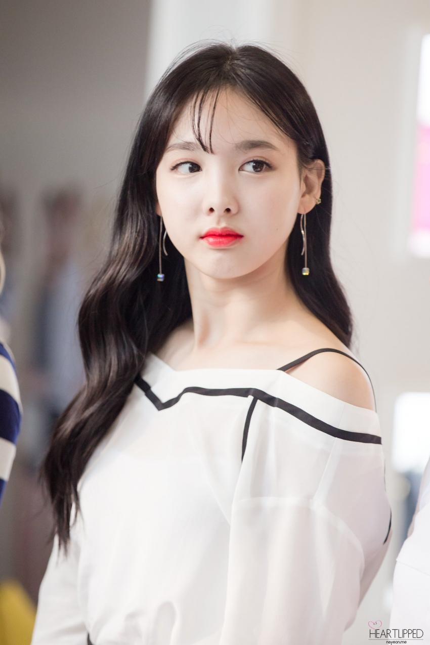 [트와이스] 서열9위 토끼언니 맏내 나연 짤들.jpg | 인스티즈