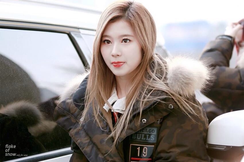 트와이스 사나가 먹고싶은거 마음껏 먹으면.....gif | 인스티즈