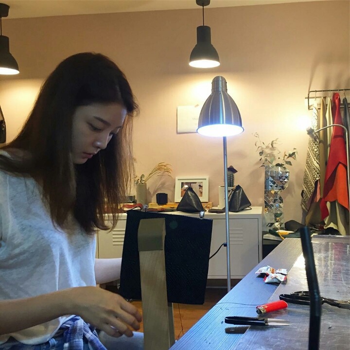 엄현경 인스타 사진 | 인스티즈