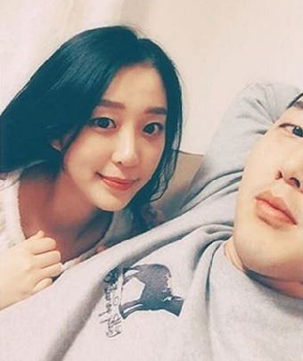 요즘 핫한 벚꽃엔딩 장범준의 미모의 아내..... | 인스티즈