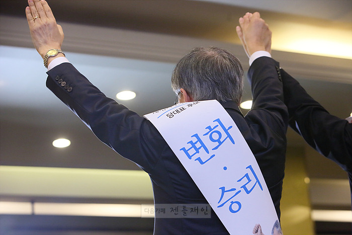 언론에 묻혀 잘 드러나지 않은 문재인 당대표가 된후 한일 | 인스티즈