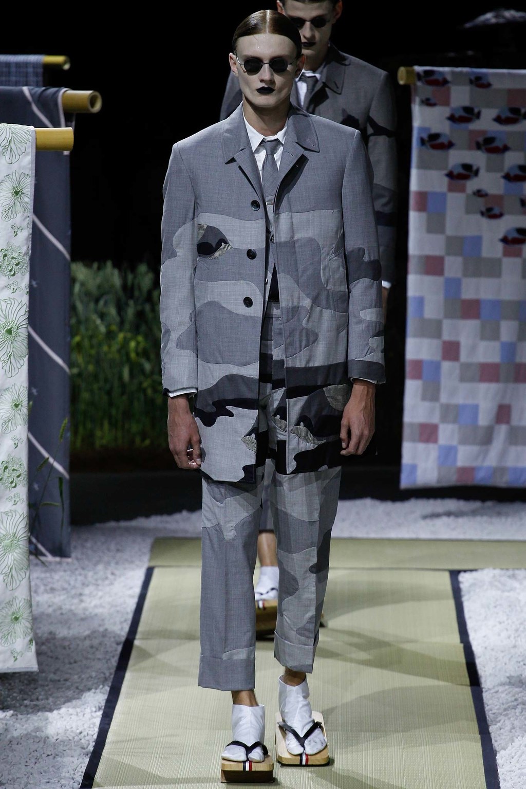 일본풍의 톰브라운 SS16 (데이터주의) | 인스티즈