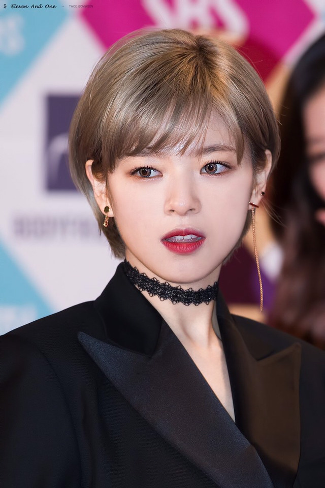 은발로 염색하고 물오른 트와이스 정연 | 인스티즈