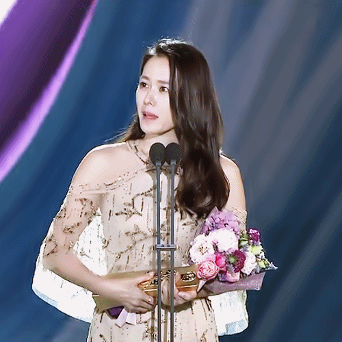 어제자 백상예술대상 손예진.gif | 인스티즈
