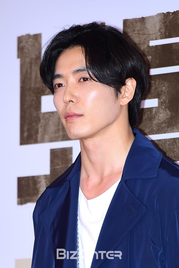 여초카페에서 가장 핫한 남자연예인 ㄷㄷㄷㄷ.jpg | 인스티즈