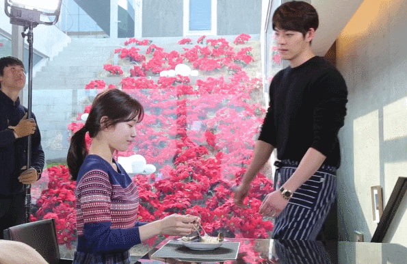 수지 키스씬.gif | 인스티즈