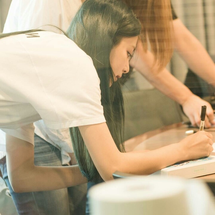 [트와이스] 쯔위의 집중할때 모습 | 인스티즈