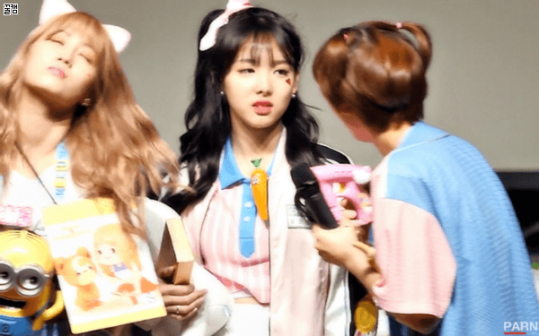 맏내 괴롭히는 정연.gif | 인스티즈