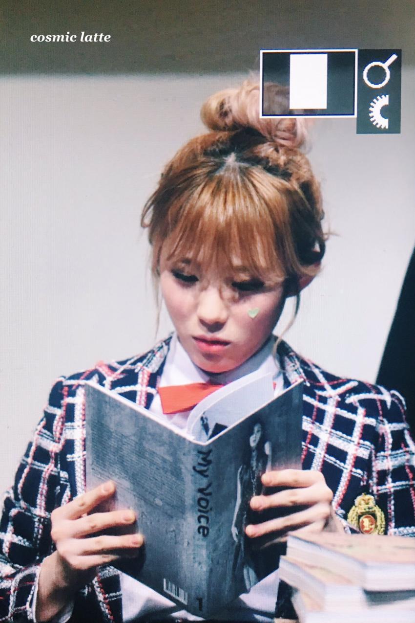 태연 앨범 선물로 받은 우주소녀 루다 | 인스티즈