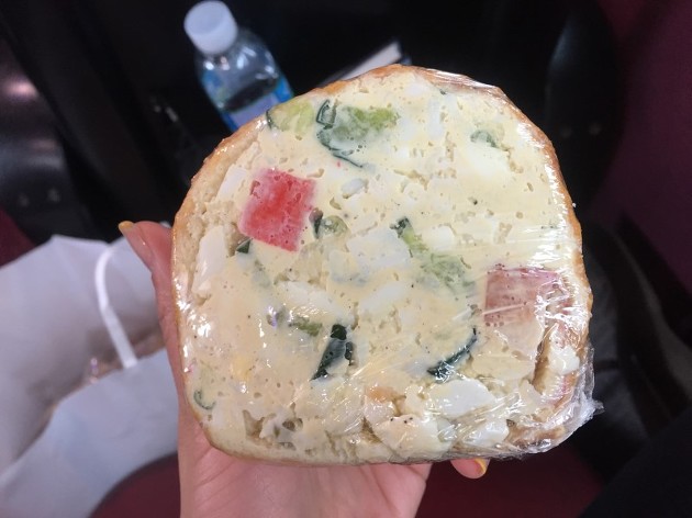 광주 유명 빵집 궁전제과의 대표메뉴 공룡알빵.jpg | 인스티즈