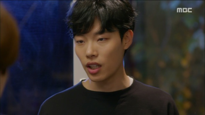 [운빨로맨스] 다짜고짜 보늬(황정음) 집을 찾아간 집 없는 수호(류준열).jpgif | 인스티즈