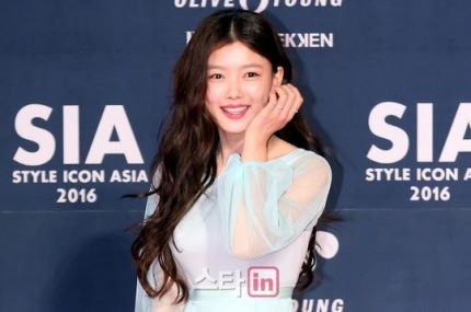 김유정 봄날의 솜사탕.jpg | 인스티즈