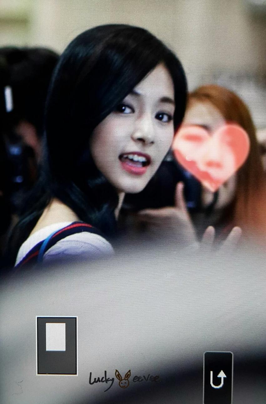 출국하는 쯔위 | 인스티즈