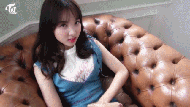 트와이스) 시즌그리팅 나연 움짤 | 인스티즈