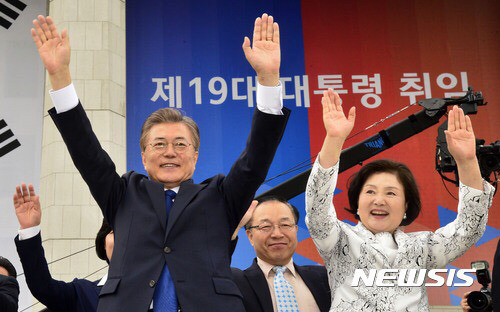 19대 대통령 이니의 친구들을 소개할게요 jpg | 인스티즈