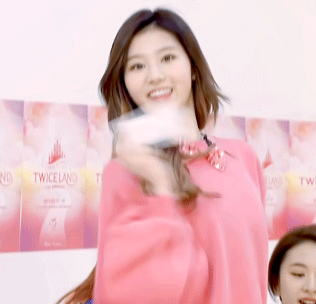 [트와이스] 오늘자 요물사나 .gif | 인스티즈