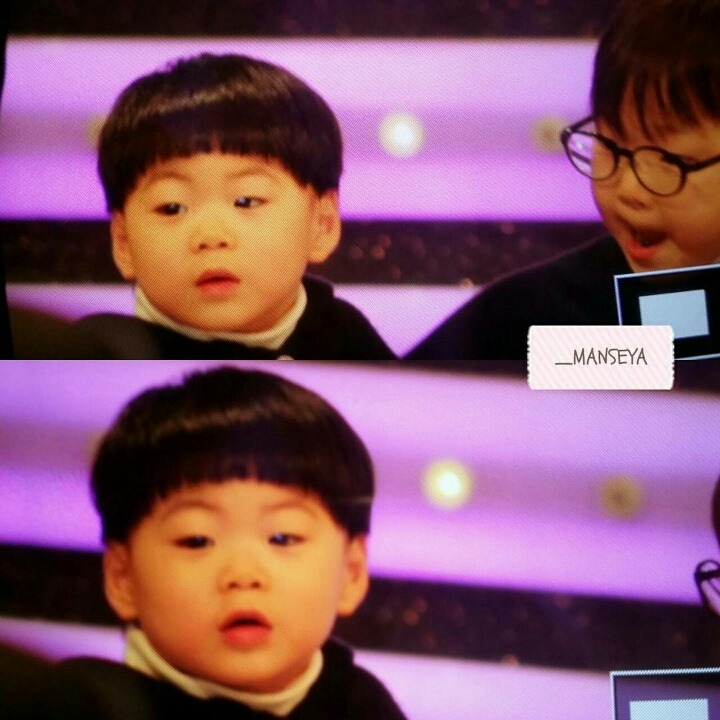 연예대상을 참석한 삼둥이 관람태도 | 인스티즈