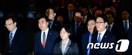 웃지않는 더불어민주당.jpg | 인스티즈