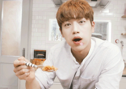 대학교 연하남이 썸남이 되어가는 과정.gif | 인스티즈