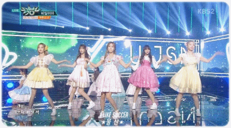 [움짤] 뮤직뱅크에서 한복을 입고 무대를 가진 우주소녀.gif | 인스티즈