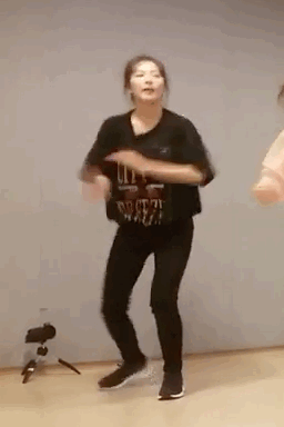 코믹한 춤도 느낌있게 소화하는 슬기.gif | 인스티즈