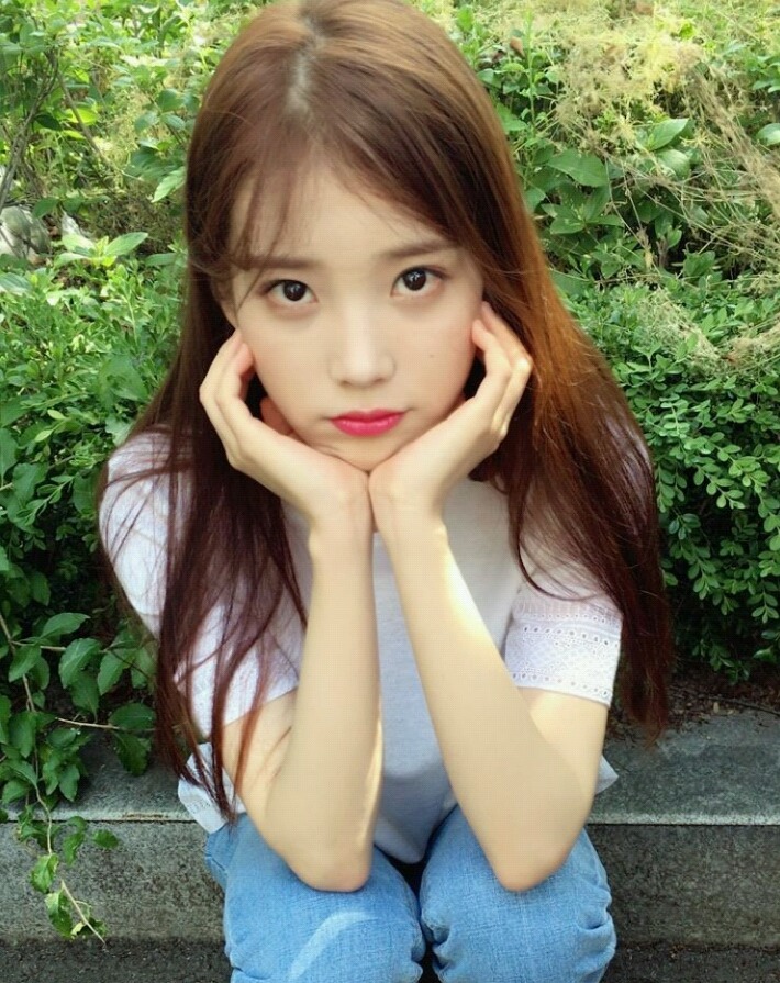 방금 올라온 아이유 인스타그램.jpg | 인스티즈