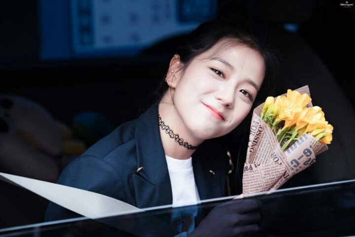 오늘자 블랙핑크 지수 인가 퇴근길 직찍 | 인스티즈
