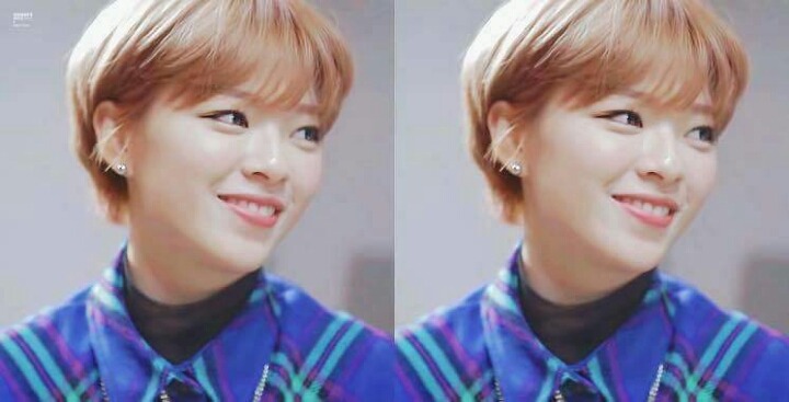나를 쳐다보고 인사하는 정연이 | 인스티즈