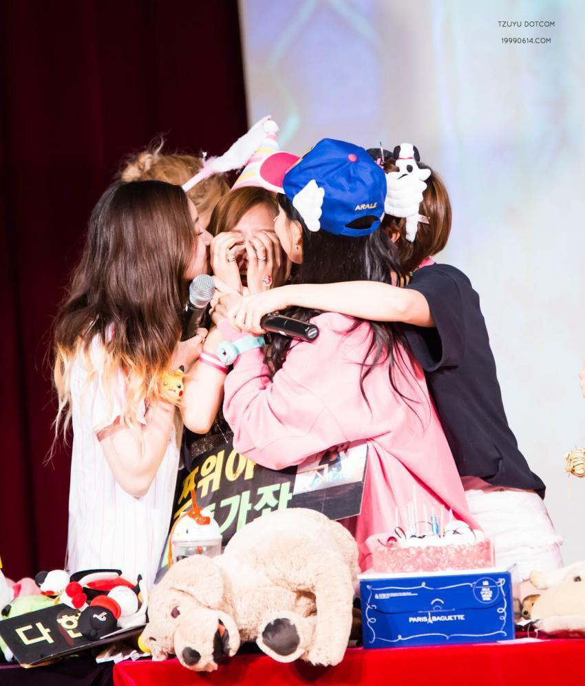 [트와이스] 오늘 생일이라는 쯔위 레전드사진 모음 | 인스티즈