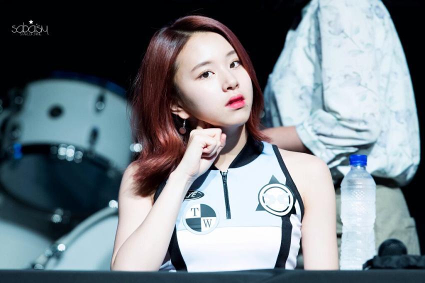 [트와이스] 심바 닮아서 아기맹수라고 불리는 채영이 짤들.jpg | 인스티즈