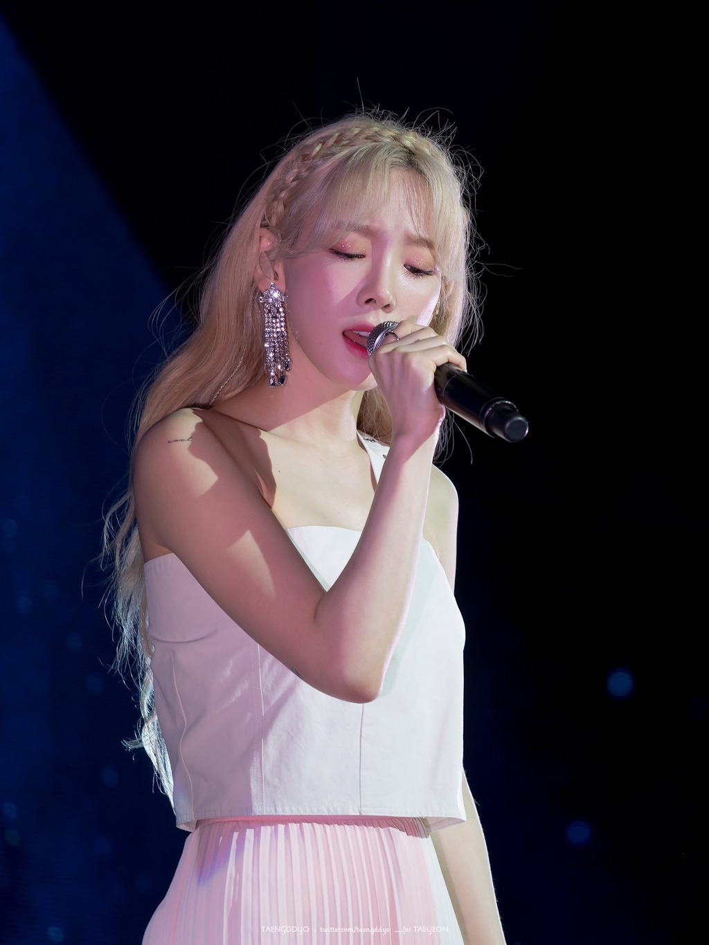 9905DE4A5E72269831192D