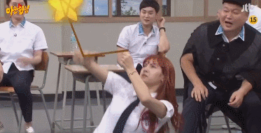  태국에서 유행하는 춤 보여준 리사.gif | 인스티즈