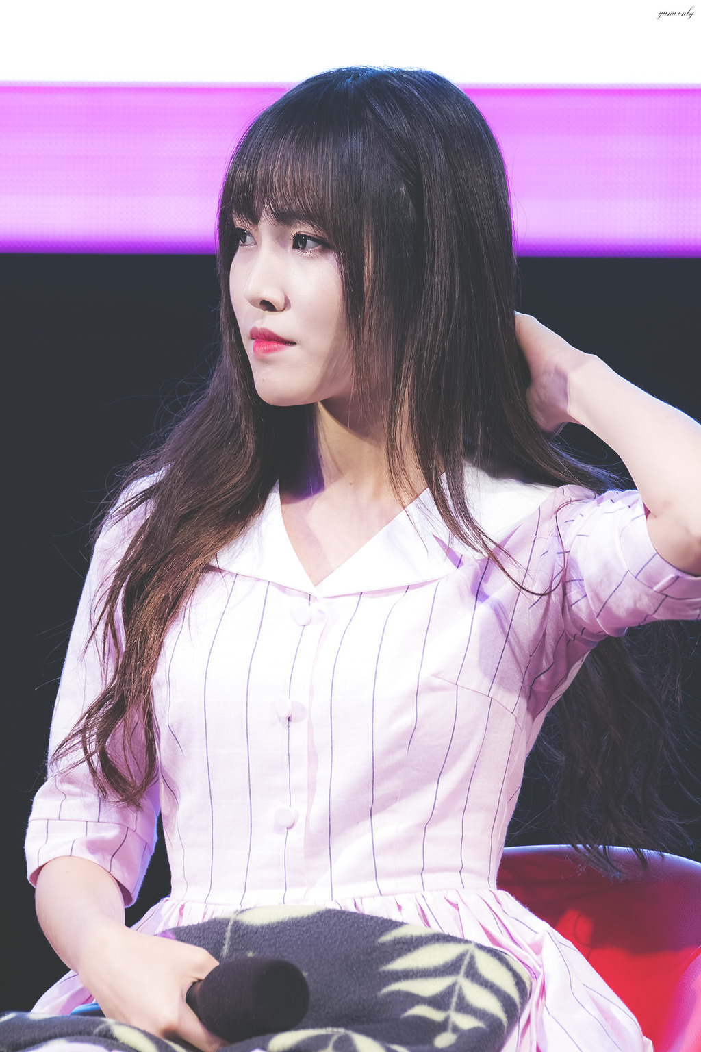 [여자친구] 문득 올려다 본 하늘이 이뻐서 유주 | 인스티즈