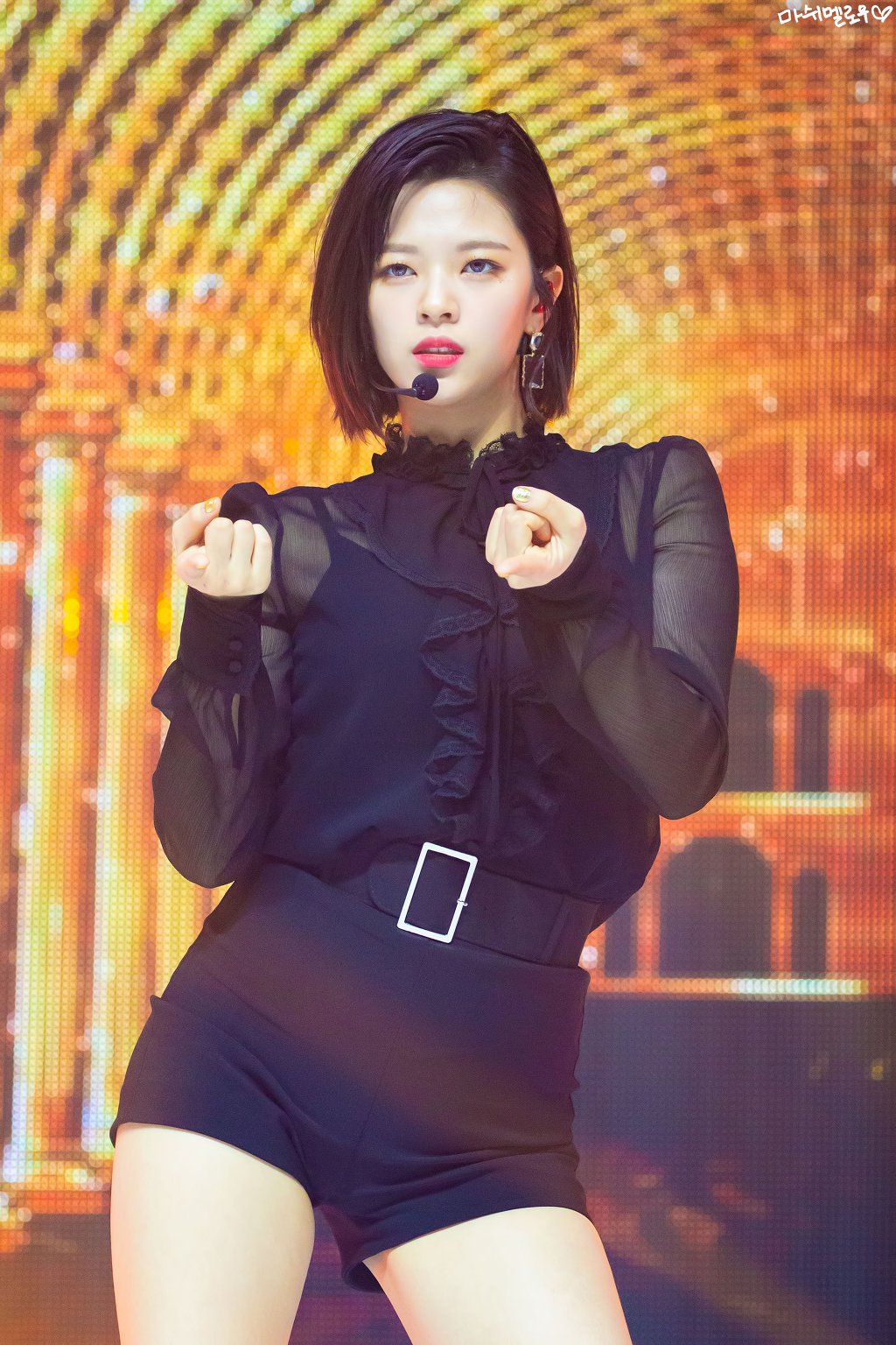 어제 Feel special 쇼케이스 유정연.jpg | 인스티즈