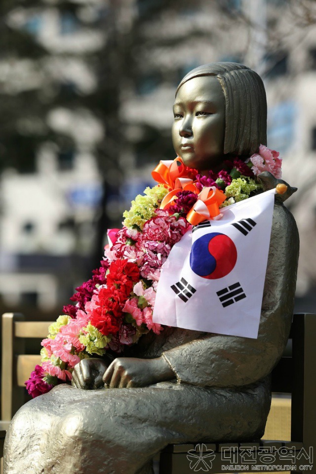 8월 15일 광복절기념 뿌리는 태극기 사진 | 인스티즈