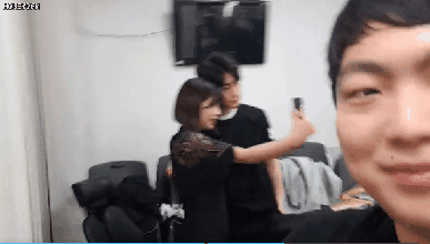 이제동과 사진찍고 행복해하는 여BJ..gif | 인스티즈