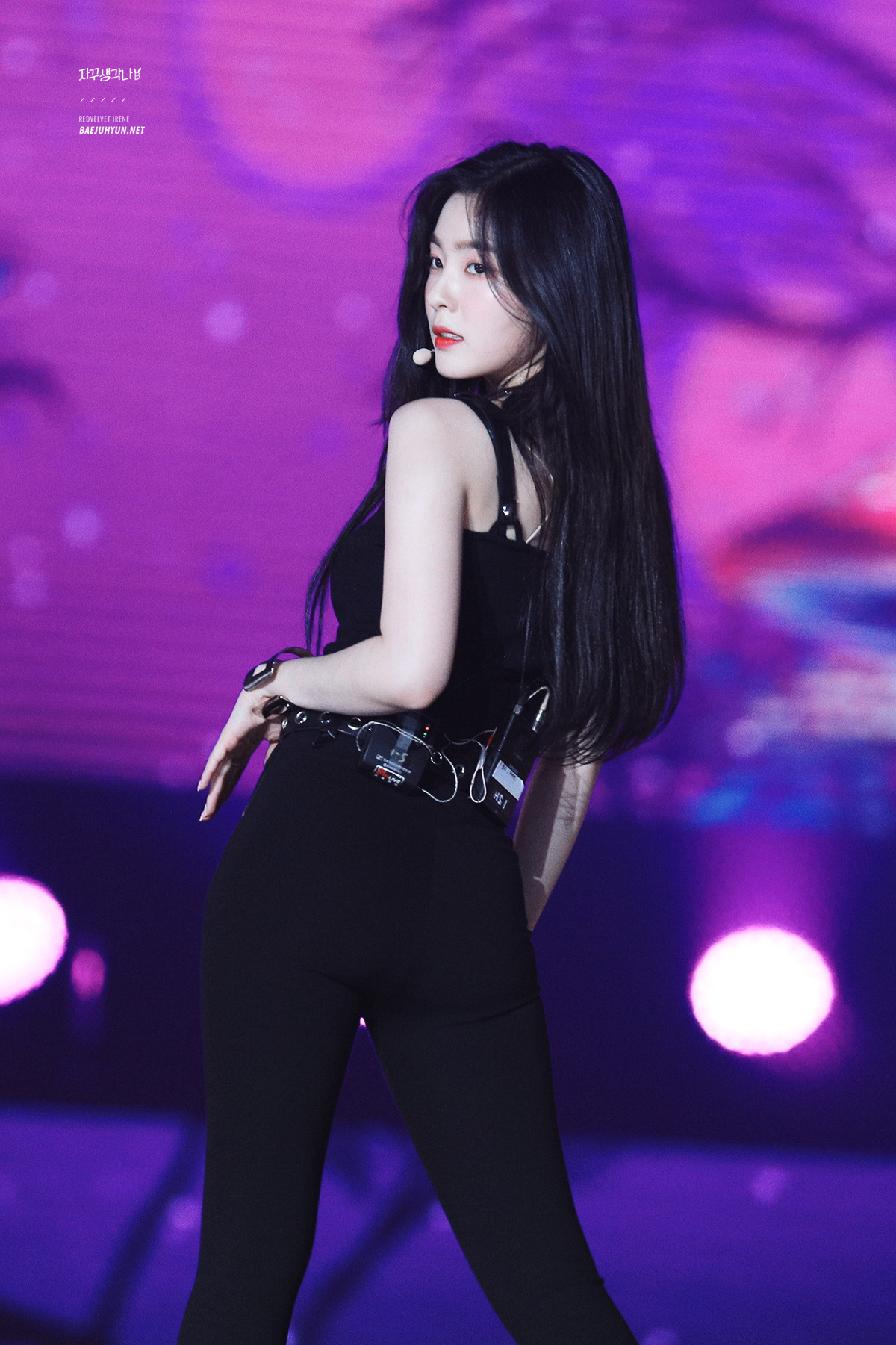 머리에 꽃을 단 아이린.jpgif | 인스티즈