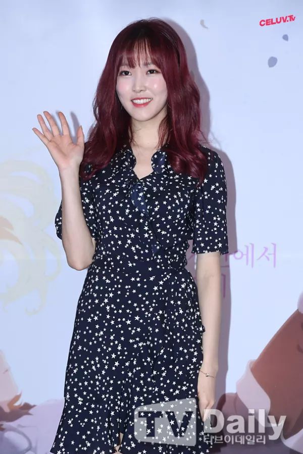 셀럽티비 페이스북 여자친구.jpg | 인스티즈