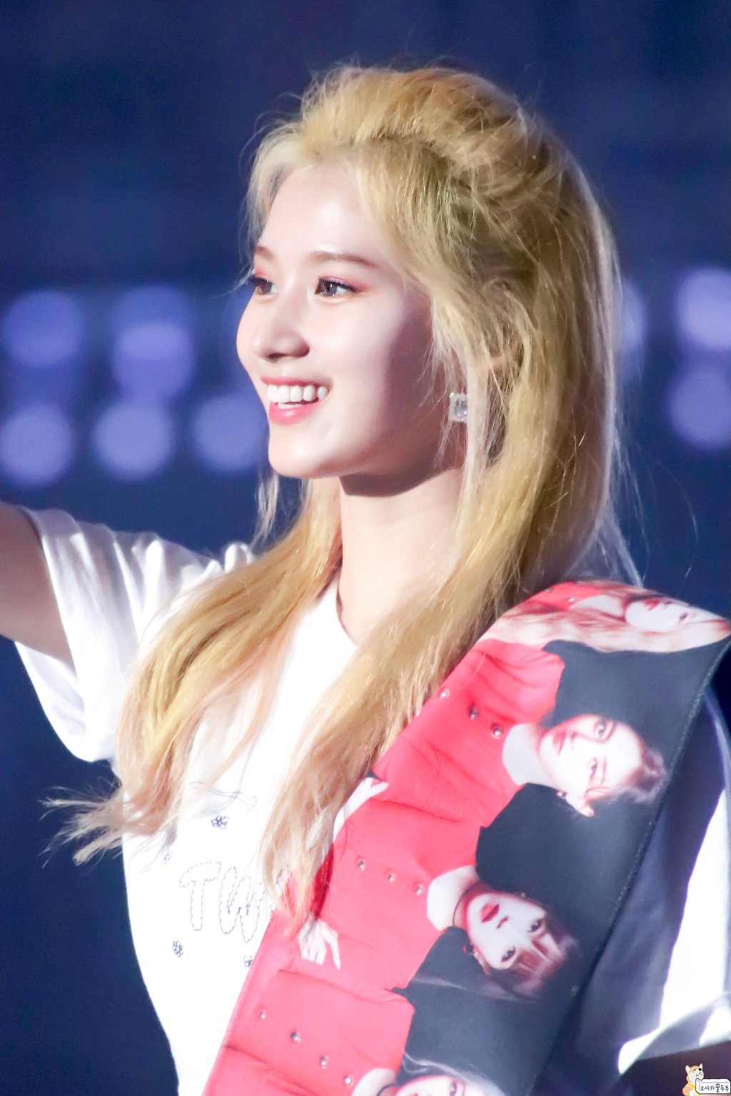 오늘이 생일인 트와이스 사나.jpgif (335장) | 인스티즈
