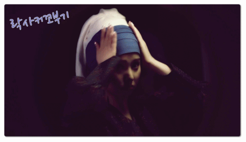 팝콘 던져서 먹는 여자친구 은하.gif | 인스티즈