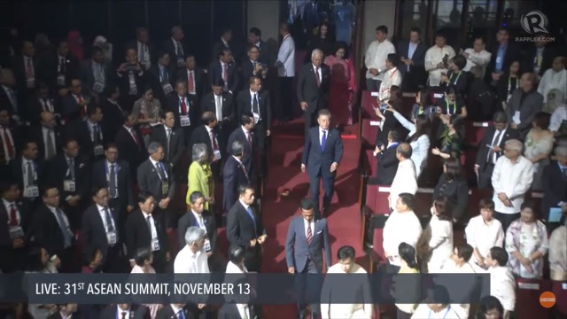 11/13 ASEAN 개막식에 참석한 문재인 대통령.jpg | 인스티즈