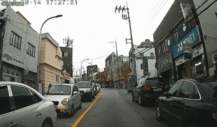 고의로 들이받았다 vs 일반적인 사고다 .gif | 인스티즈